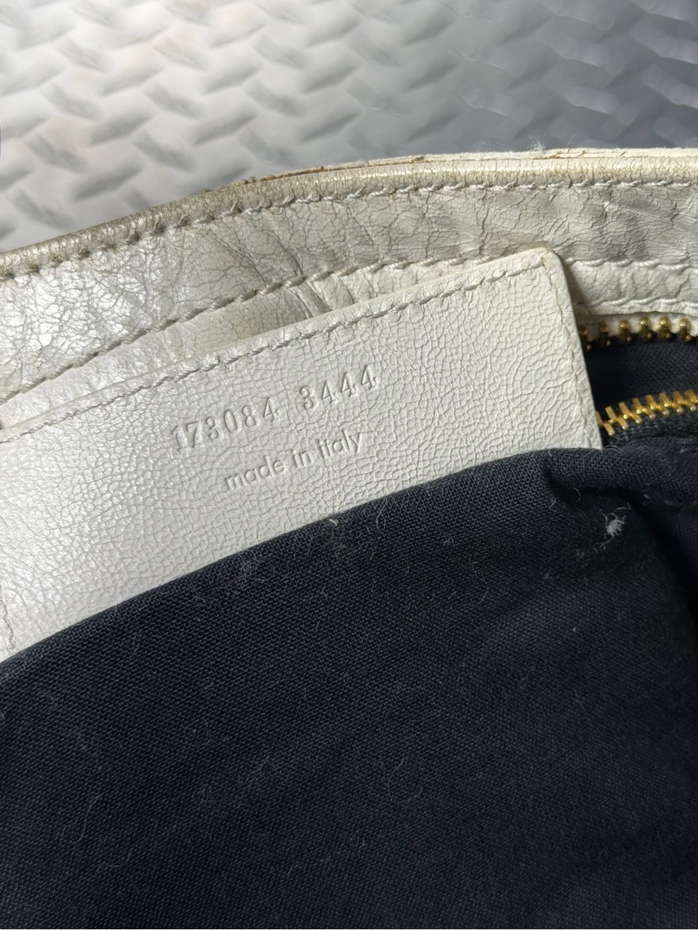 Balenciaga Vintage Moto Classic Medium Giant City Bag in Ivory GHW - Picture 12 of 12